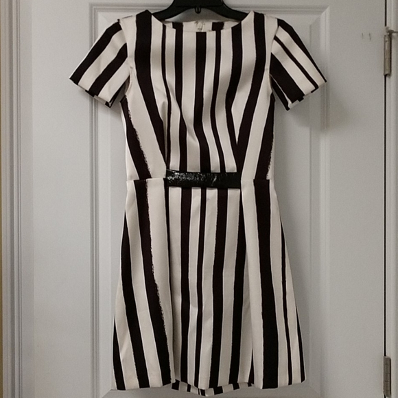 Topshop Dresses & Skirts - Topshop Dress Faux Leather Detail Split Short Sleeve Black White Stripe sz Small